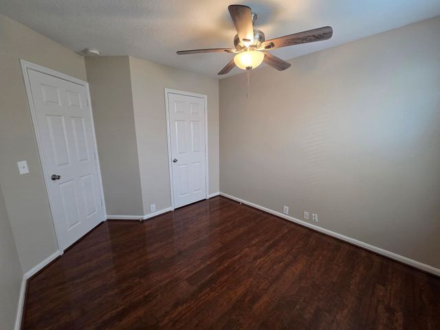 4702 Pin Oak Creek Lane, Kingwood, TX 77345