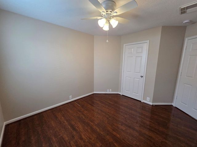 4702 Pin Oak Creek Lane, Kingwood, TX 77345