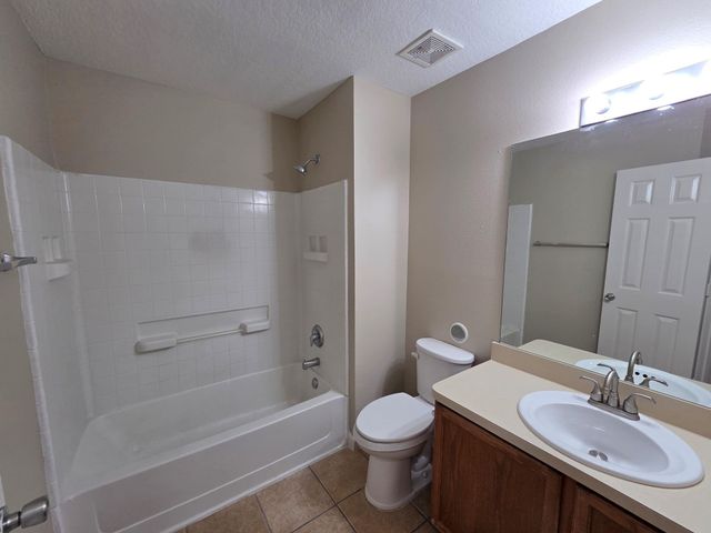 4702 Pin Oak Creek Lane, Kingwood, TX 77345