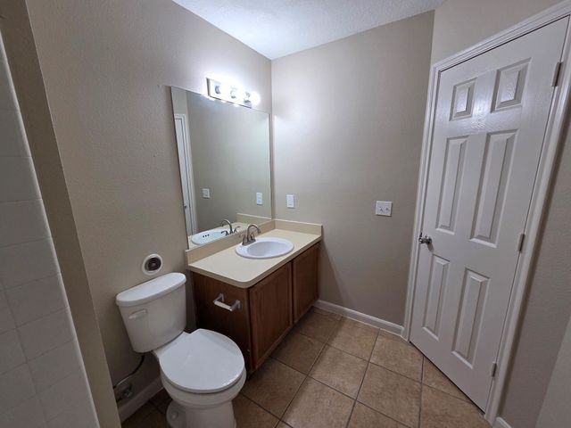 4702 Pin Oak Creek Lane, Kingwood, TX 77345