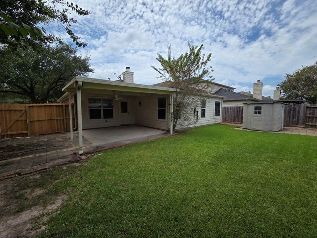 4702 Pin Oak Creek Lane, Kingwood, TX 77345