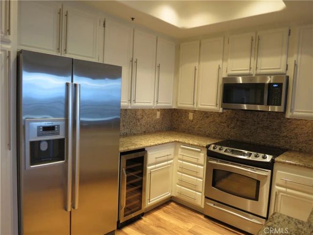 210 Lille Lane 208, Newport Beach, CA 92663