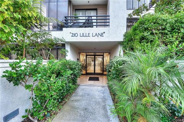 210 Lille Lane 208, Newport Beach, CA 92663