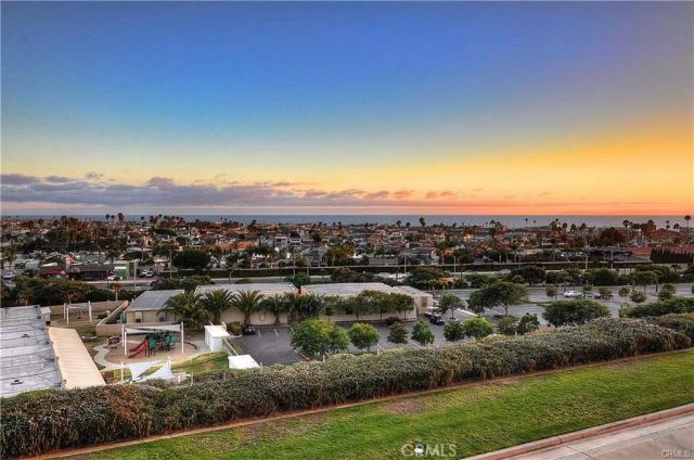 210 Lille Lane 208, Newport Beach, CA 92663