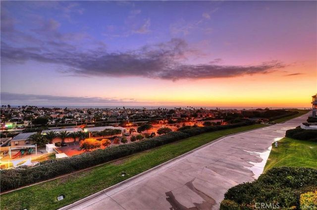 210 Lille Lane 208, Newport Beach, CA 92663