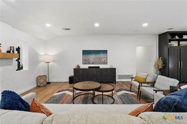 412 Marymont Dr, New Braunfels, TX 78130