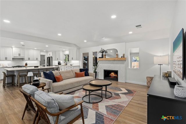 412 Marymont Dr, New Braunfels, TX 78130