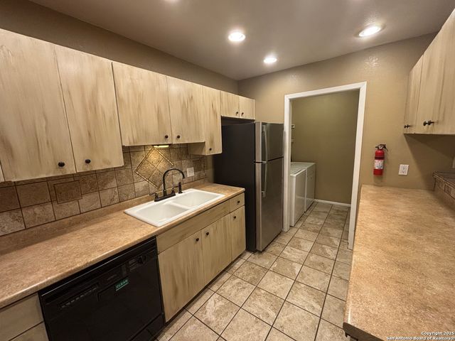 1002 Mount Riga, San Antonio, TX 78213