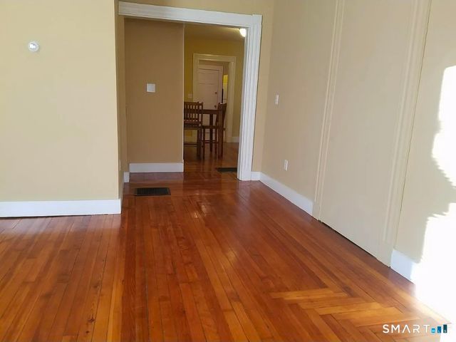 39 Pine Street 2nd fl, New Haven, CT 06513