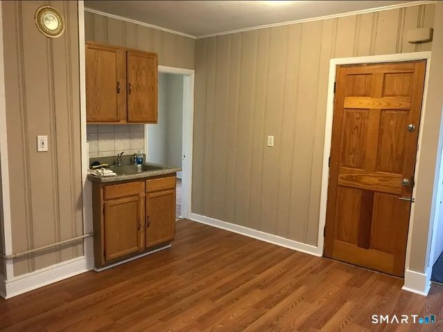 39 Pine Street 2nd fl, New Haven, CT 06513