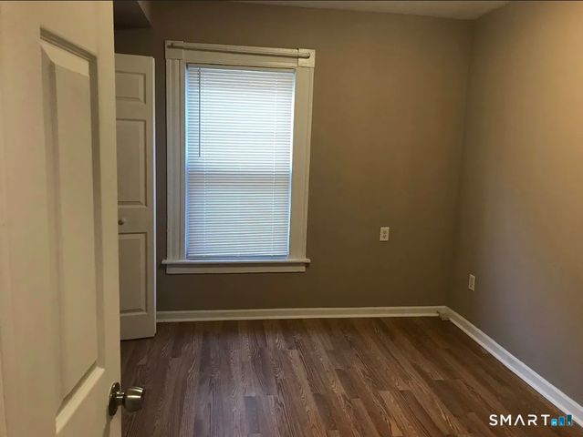 39 Pine Street 2nd fl, New Haven, CT 06513