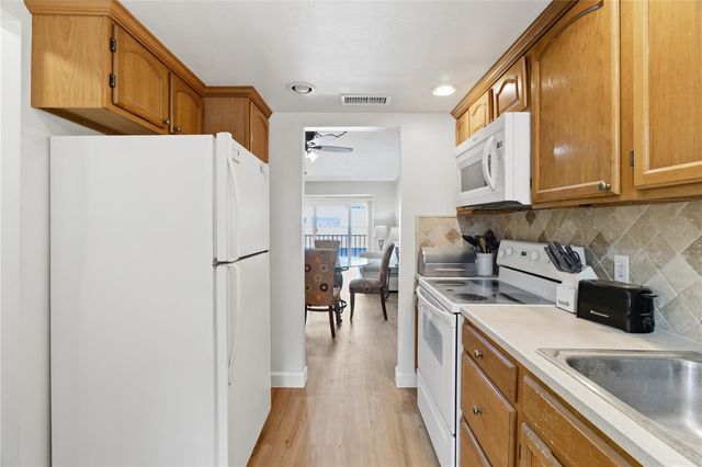 2060 MARILYN STREET 207, Clearwater, FL 33765