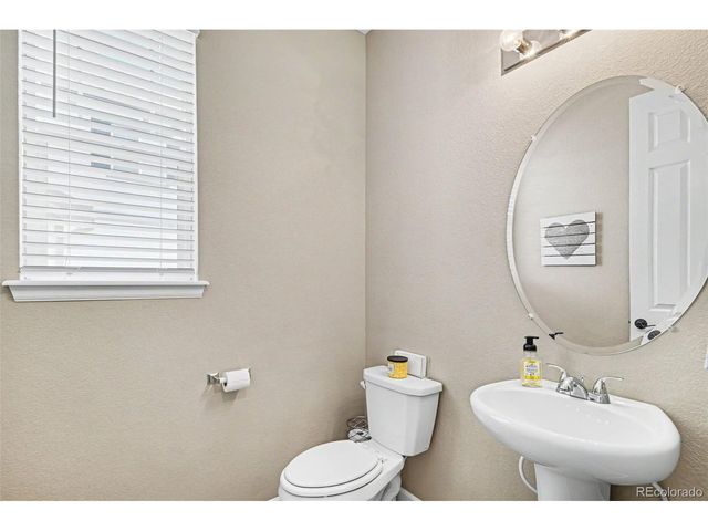 26712 E Hinsdale Pl, Aurora, CO 80016