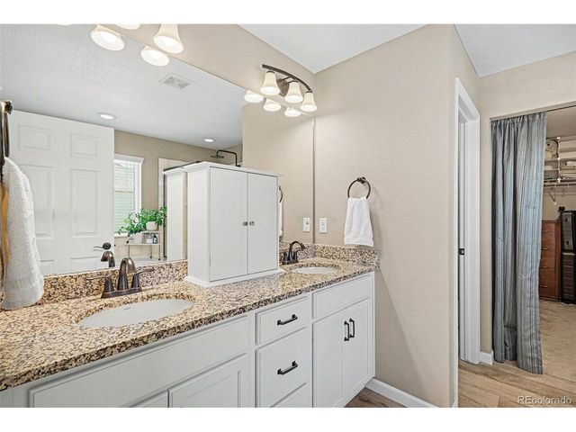 26712 E Hinsdale Pl, Aurora, CO 80016