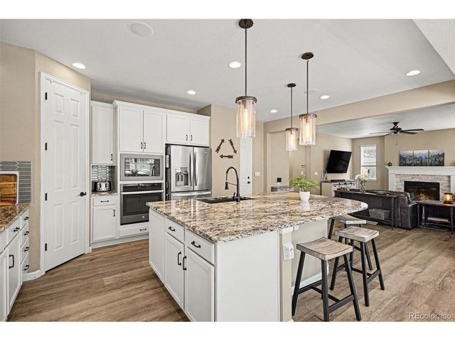 26712 E Hinsdale Pl, Aurora, CO 80016