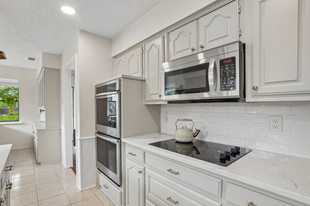 2330 Heatherwoods Way, Carrollton, TX 75007