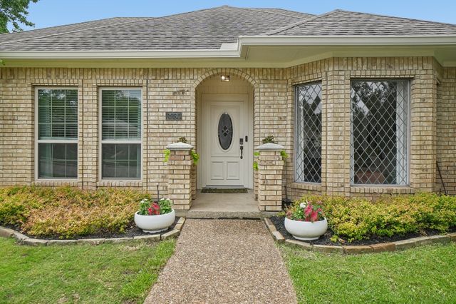 2330 Heatherwoods Way, Carrollton, TX 75007