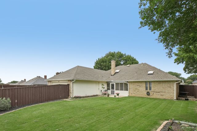 2330 Heatherwoods Way, Carrollton, TX 75007
