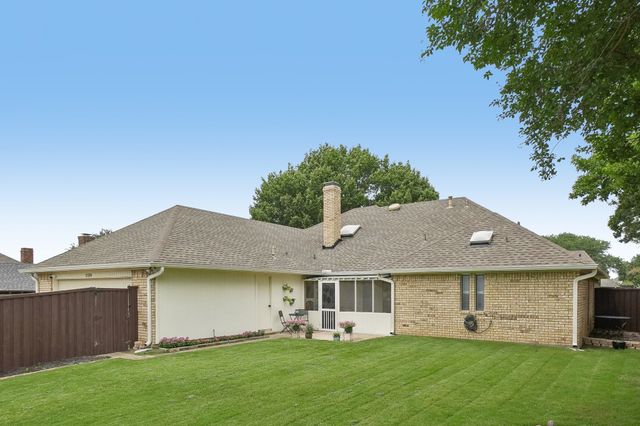 2330 Heatherwoods Way, Carrollton, TX 75007