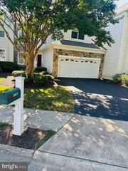 19871 NAPLES LAKES TER, Ashburn, VA 20147