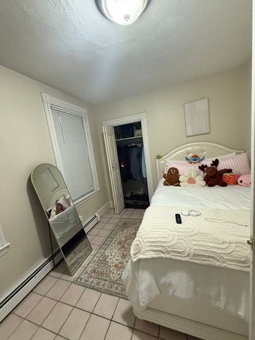 190 L St 1A, Boston, MA 02127