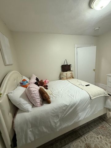 190 L St 1A, Boston, MA 02127