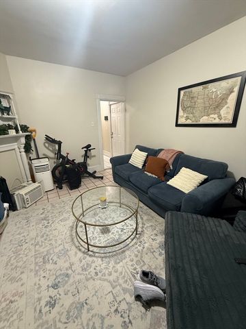 190 L St 1A, Boston, MA 02127