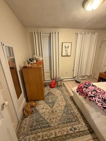 190 L St 1A, Boston, MA 02127