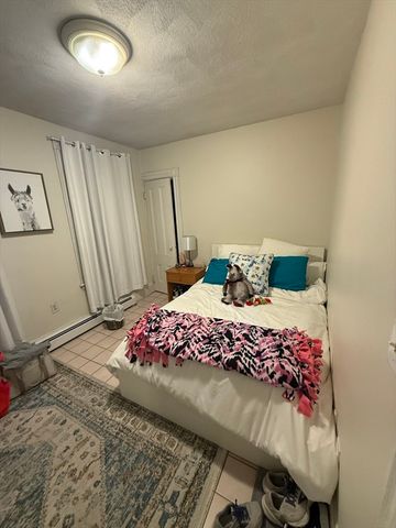 190 L St 1A, Boston, MA 02127