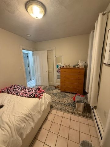 190 L St 1A, Boston, MA 02127