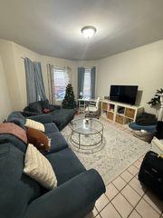 190 L St 1A, Boston, MA 02127