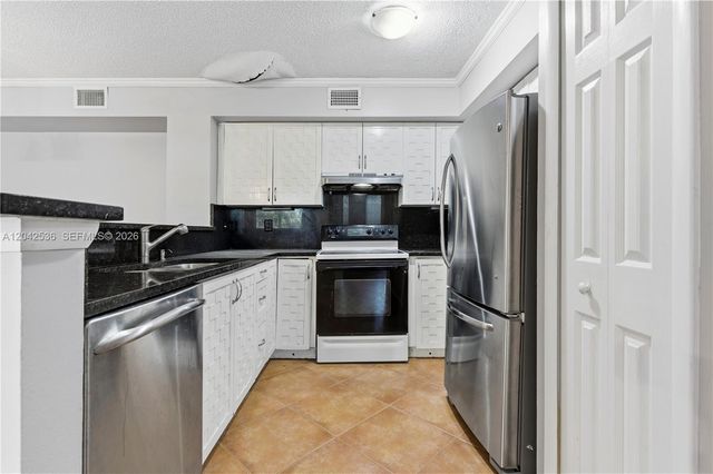 1721 Village Boulevard 104, West Palm Beach, FL 33409