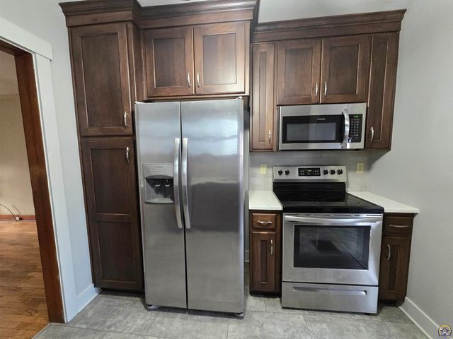 1718 SW Randolph AVE, Topeka, KS 66604