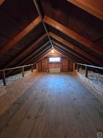 1718 SW Randolph AVE, Topeka, KS 66604