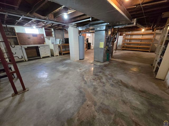 1718 SW Randolph AVE, Topeka, KS 66604