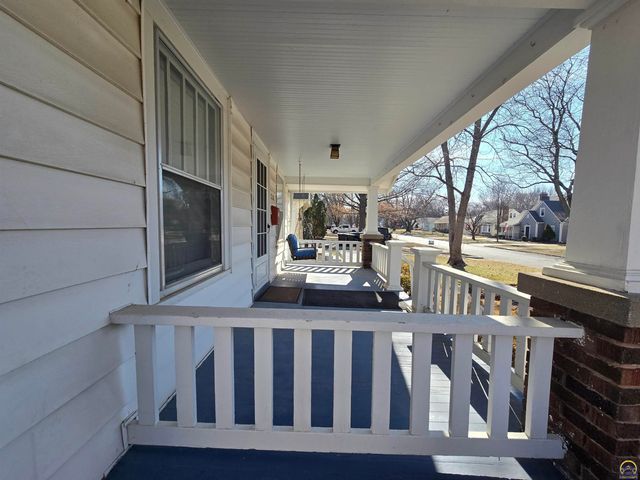 1718 SW Randolph AVE, Topeka, KS 66604