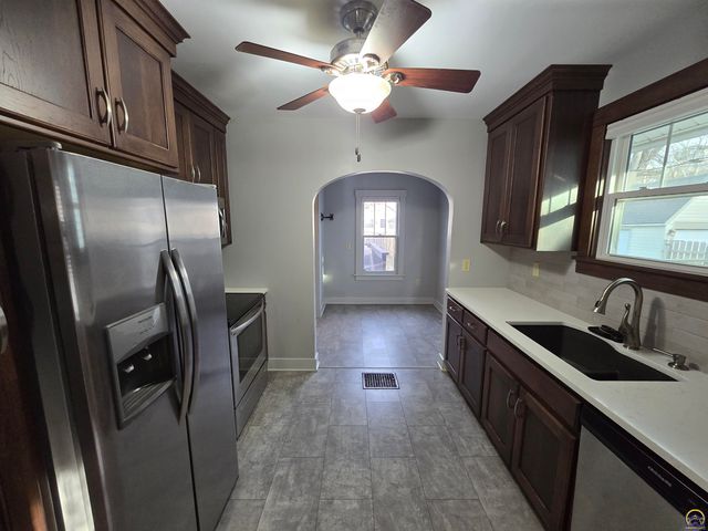 1718 SW Randolph AVE, Topeka, KS 66604