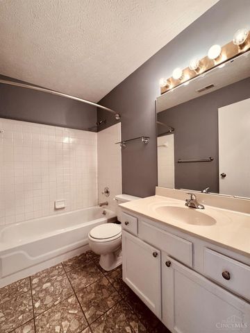 8854 Eagleview Drive, West Chester, OH 45069