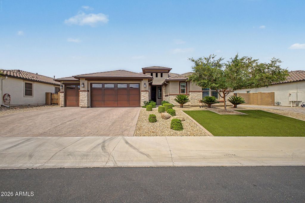 12542 W KRALL Court, Glendale, AZ 85307 — photo 3