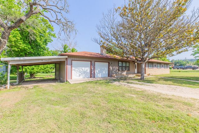 315 N Main St, Ingram, TX 78025