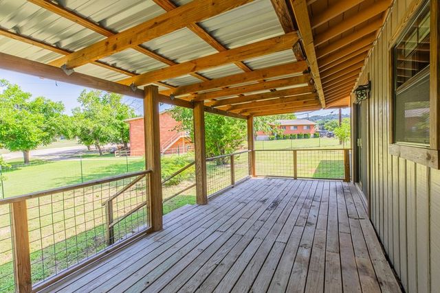 315 N Main St, Ingram, TX 78025