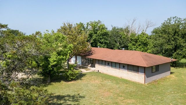 315 N Main St, Ingram, TX 78025