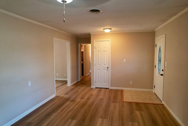 315 N Main St, Ingram, TX 78025
