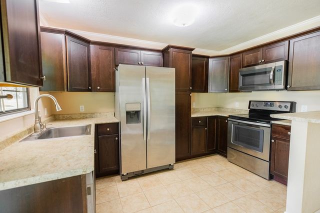 315 N Main St, Ingram, TX 78025