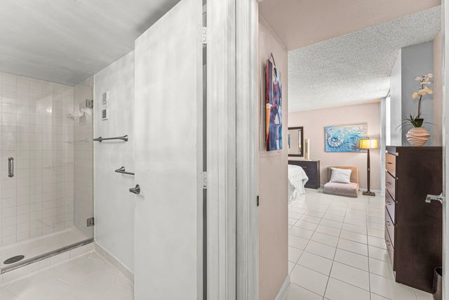 5420 N Ocean Drive 2101, Singer Island, FL 33404