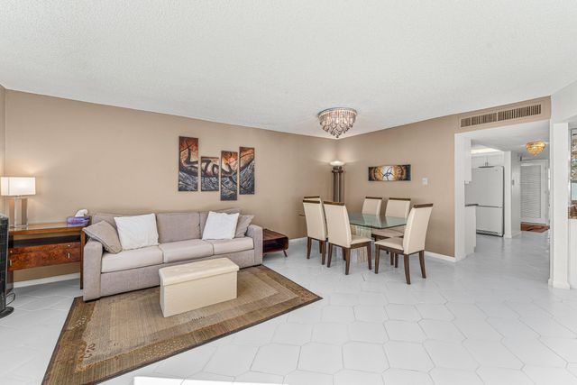 5420 N Ocean Drive 2101, Singer Island, FL 33404