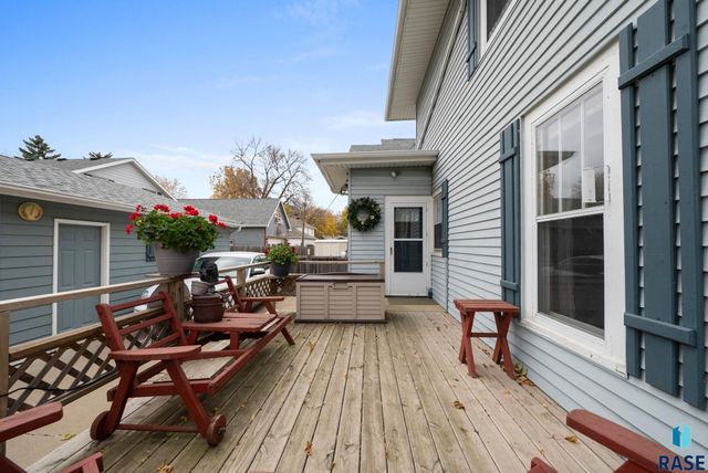 222 W 23rd St Street, Sioux Falls, SD 57105