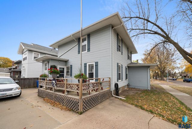 222 W 23rd St Street, Sioux Falls, SD 57105