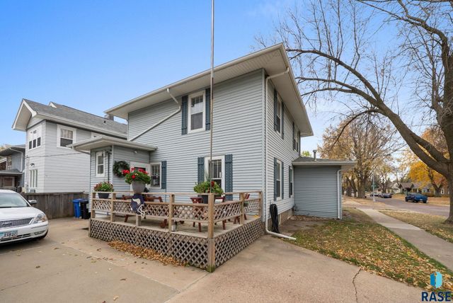 222 W 23rd St Street, Sioux Falls, SD 57105