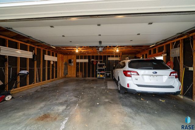 222 W 23rd St Street, Sioux Falls, SD 57105